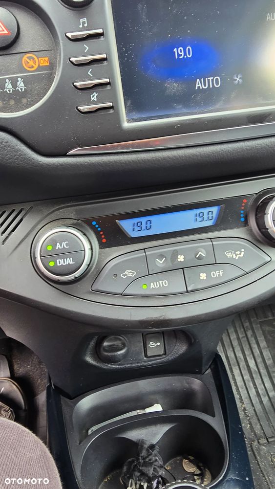 Toyota Yaris - 10