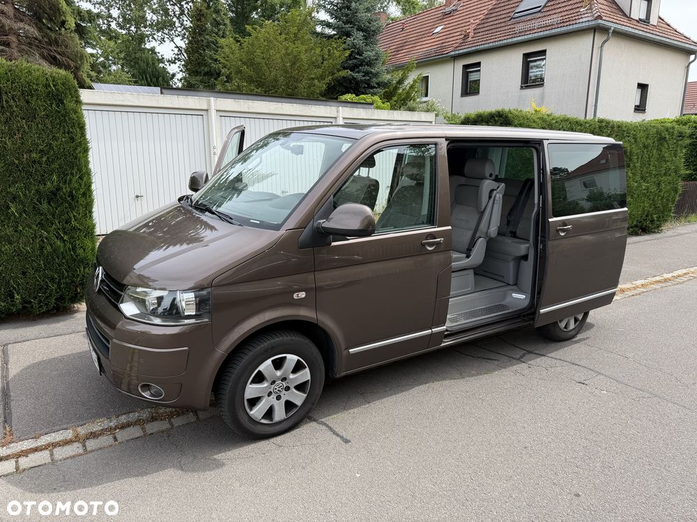 Volkswagen Multivan - 1