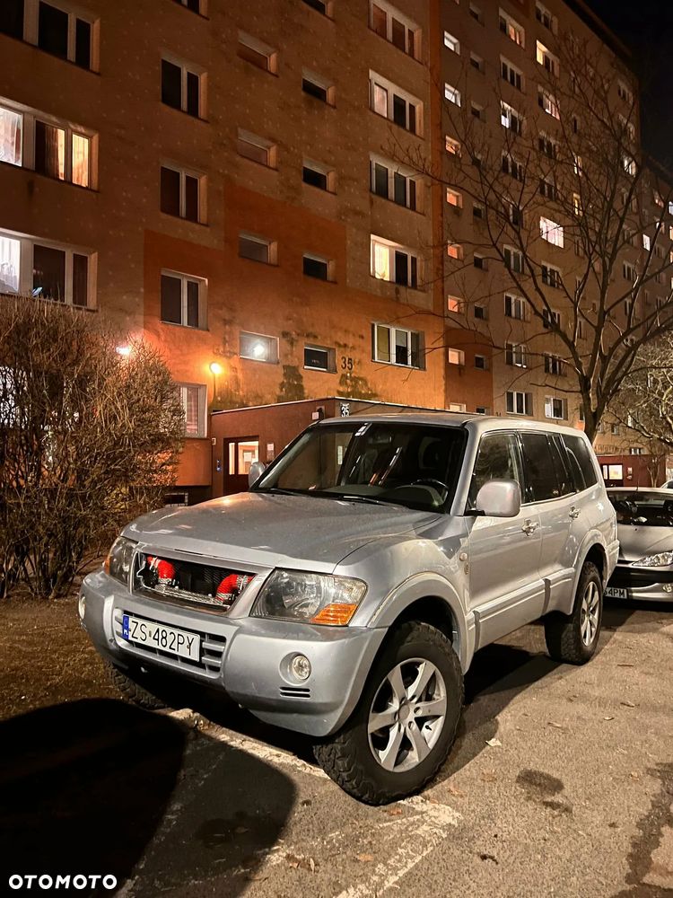 Mitsubishi Pajero 3.2 DI-D Automatik Dakar - 1