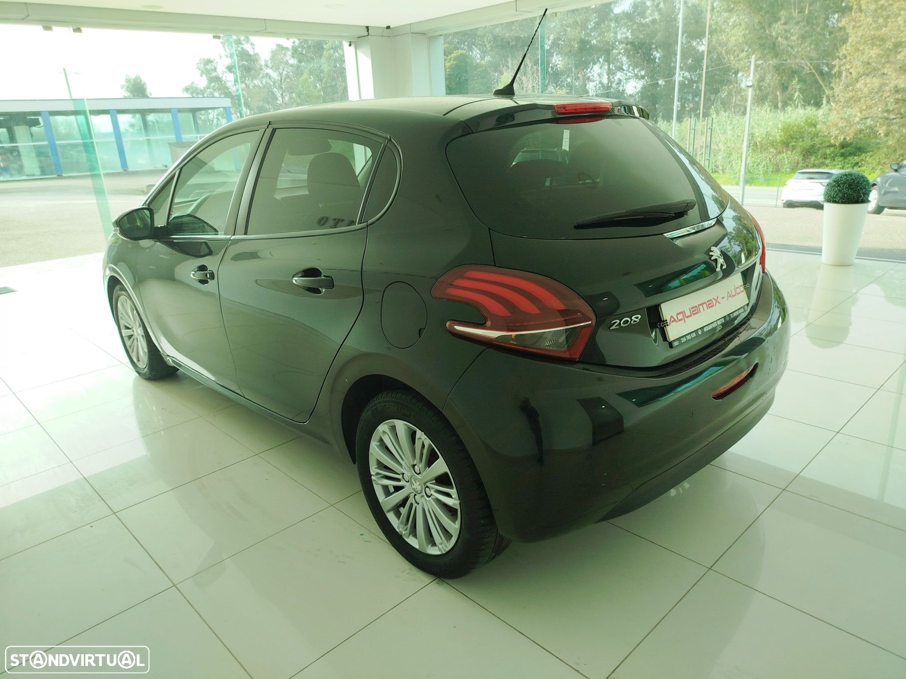 Peugeot 208 1.5 BlueHDi Signature - 5