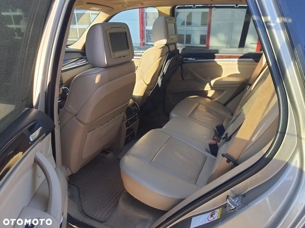 BMW X5 3.0si xDrive - 11