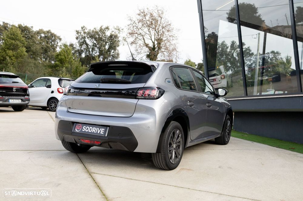 Peugeot e-208 Allure - 5