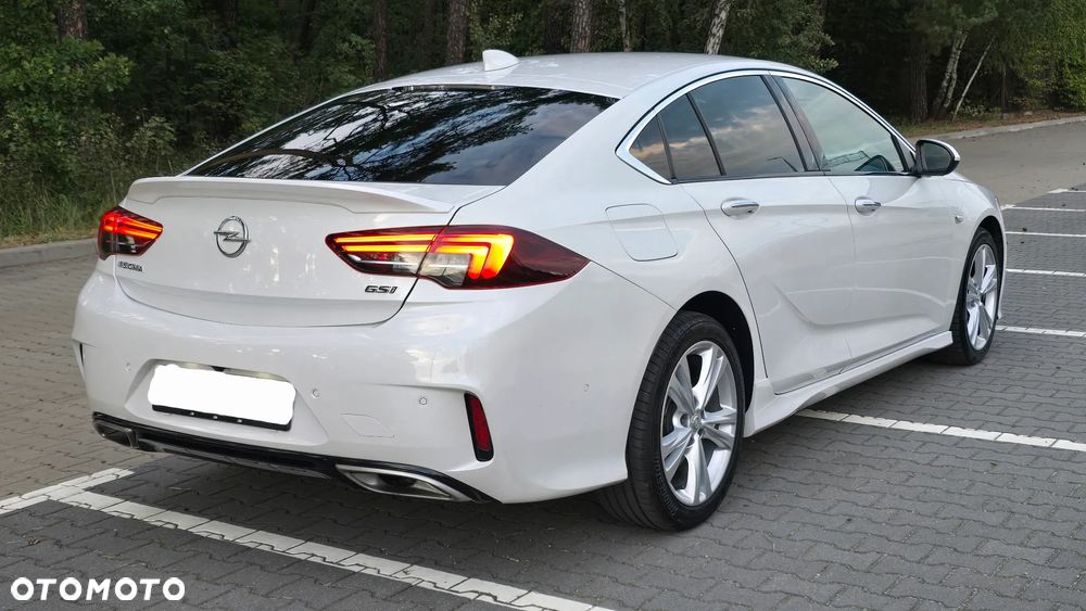 Opel Insignia 2.0 T 4x4 GSi S&S - 9