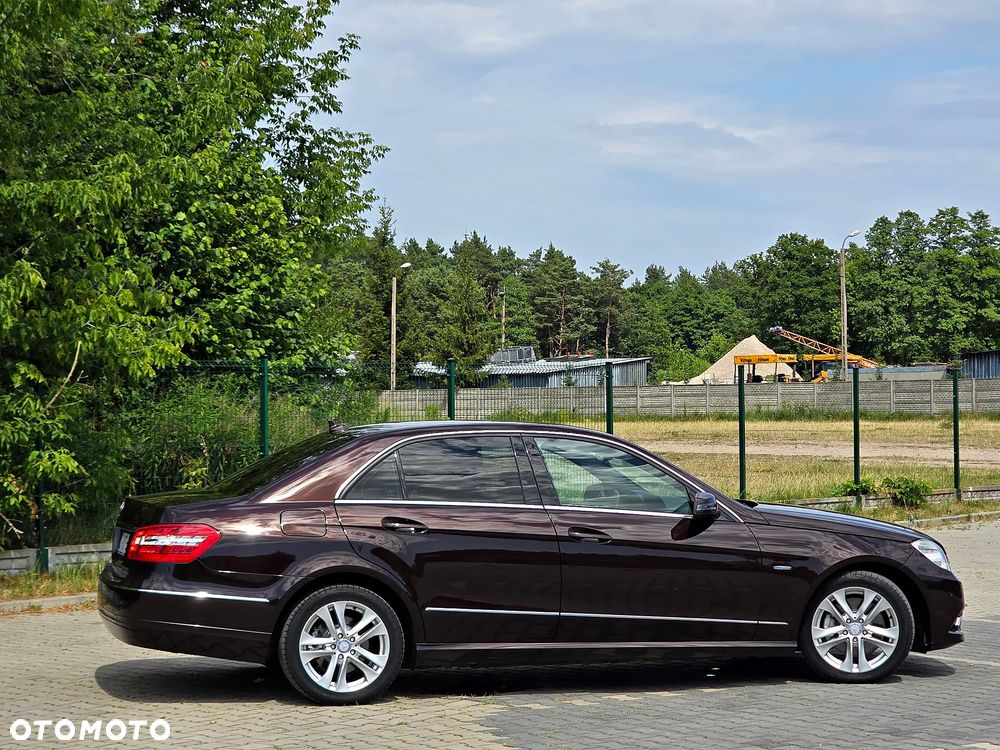 Mercedes-Benz Klasa E 250 CGI BlueEFFICIENCY 7G-TRONIC Avantgarde - 11