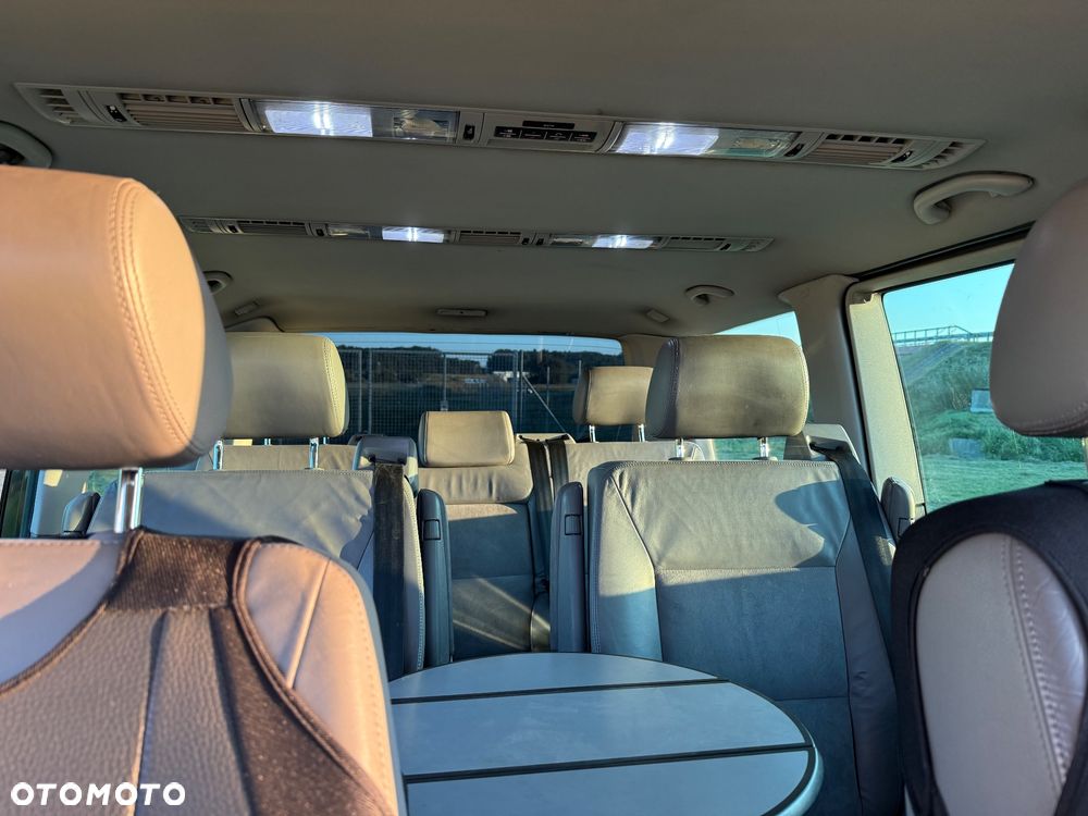 Volkswagen Multivan - 14