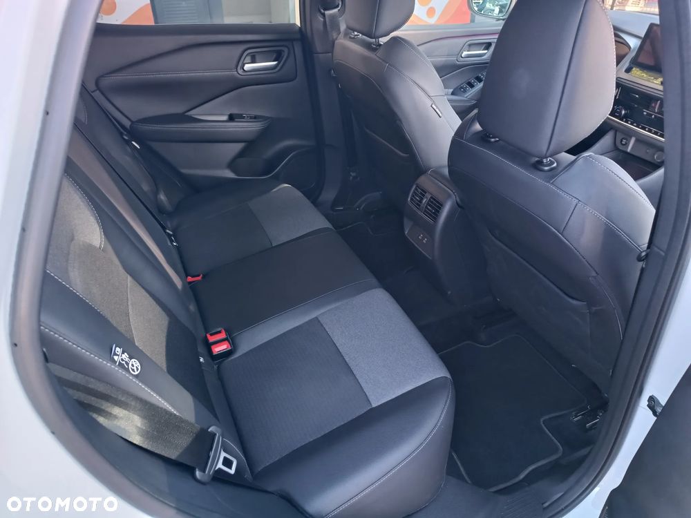 Nissan Qashqai 1.3 DIG-T mHEV N-Connecta Xtronic - 26