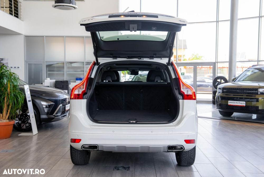 Volvo XC 60 D4 AWD Geartronic Momentum - 14