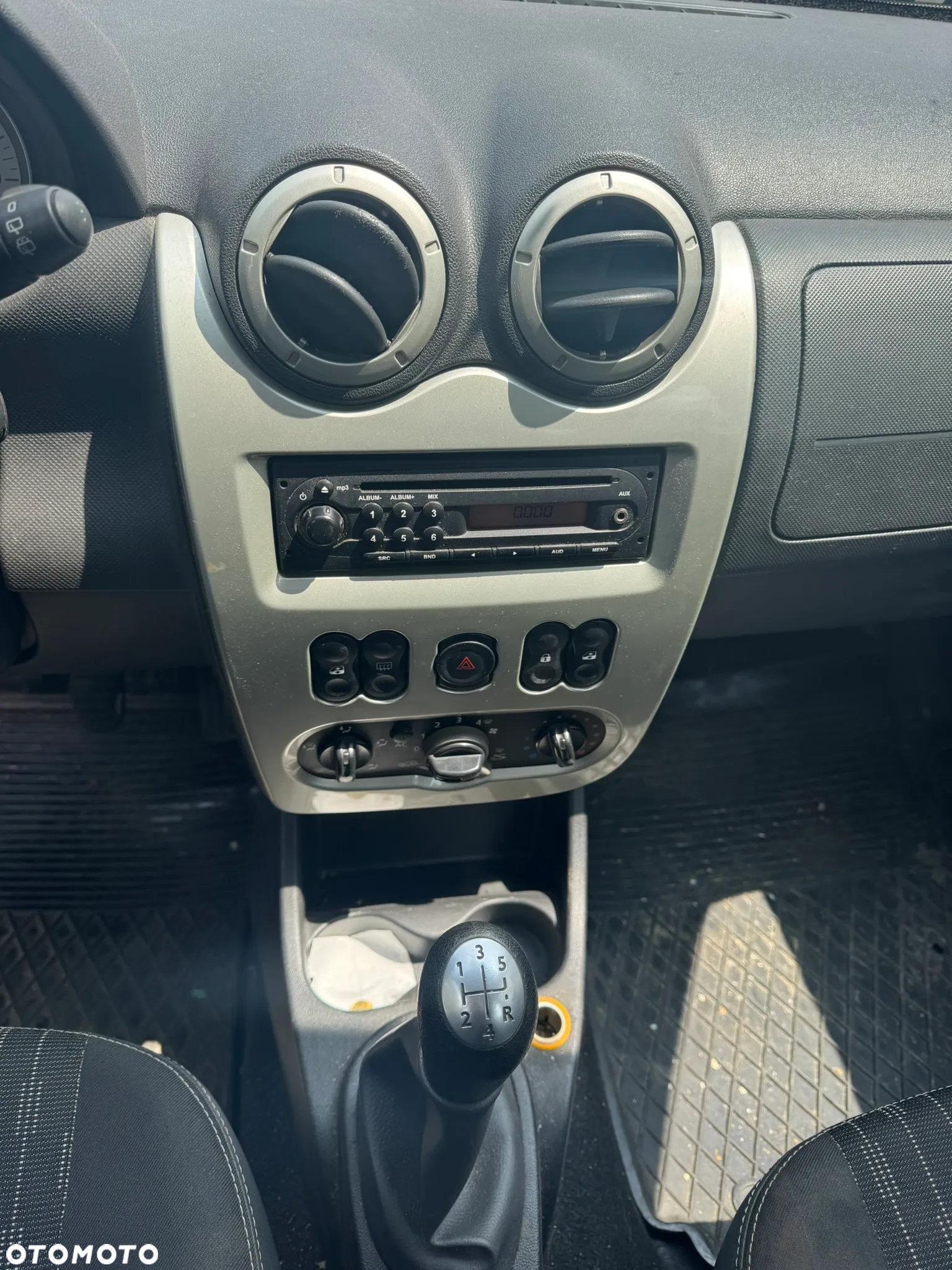 Dacia Logan - 8