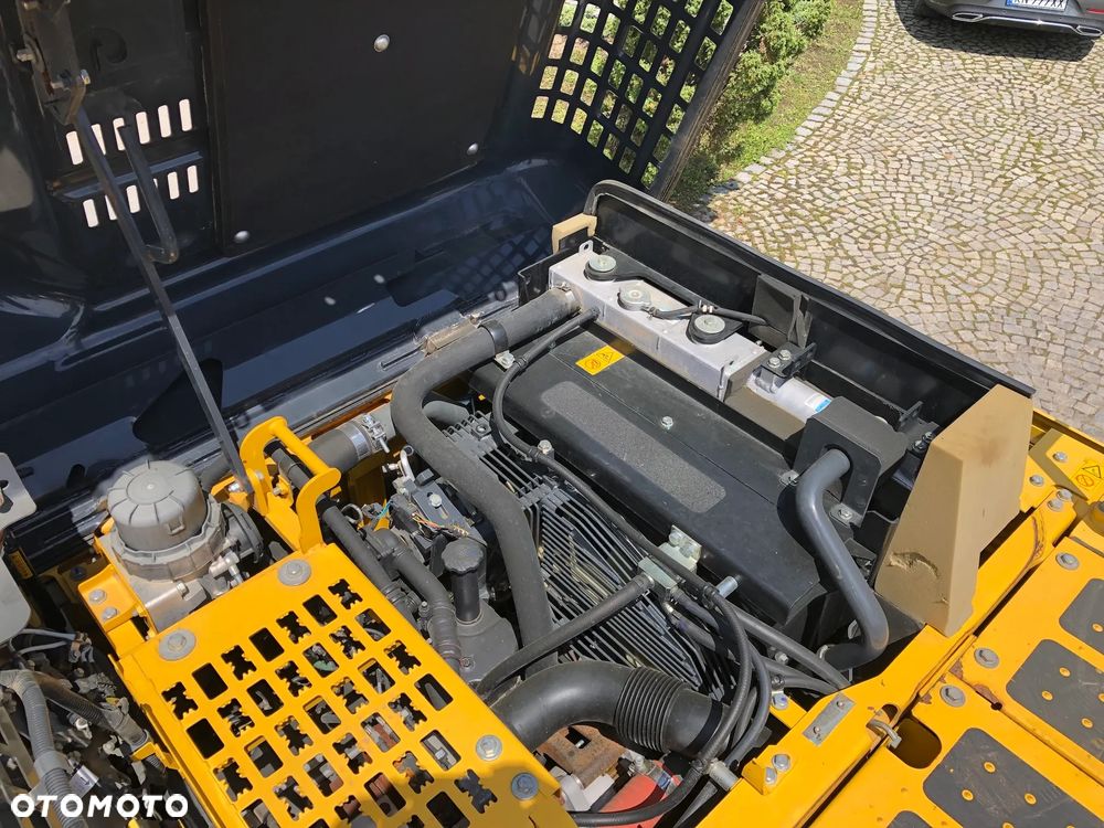Komatsu PC210LC-11 - 30