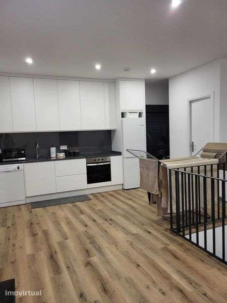 moradia T2 mobililado - Grande imagem: 2/8