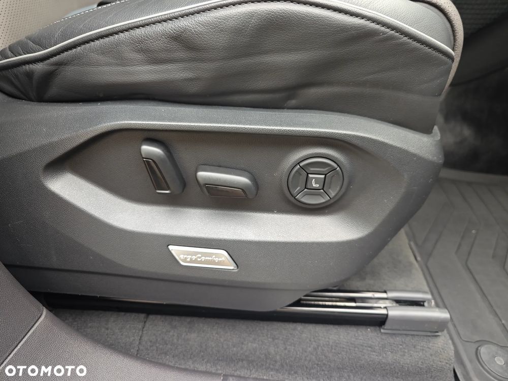 Volkswagen Touareg 3.0 V6 TDI SCR 4Mot R-Line - 16