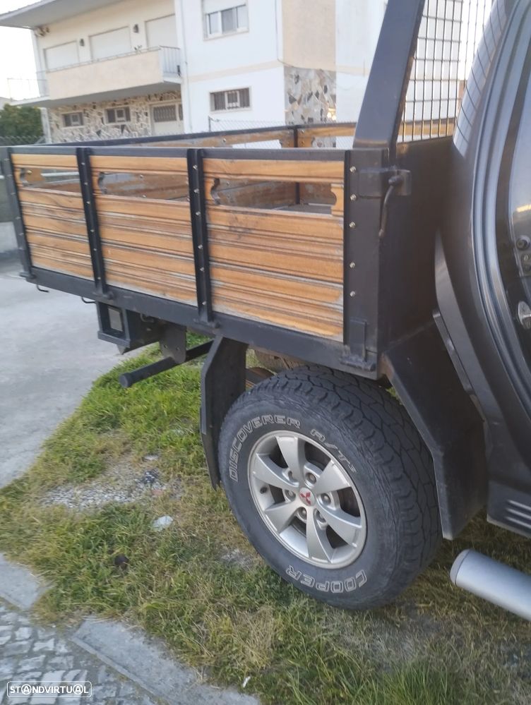 Mitsubishi L200 2.5 DI-D CD Invite AC+ABS - 12