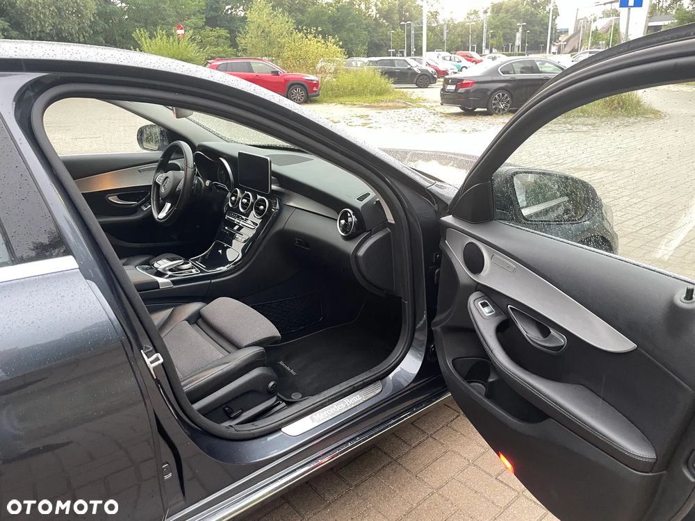 Mercedes-Benz Klasa C 200 4Matic 7G-TRONIC - 12