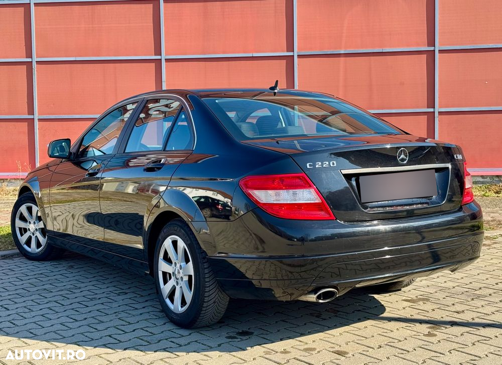 Mercedes-Benz C 220 CDI DPF Automatik BlueEFFICIENCY Elegance - 22