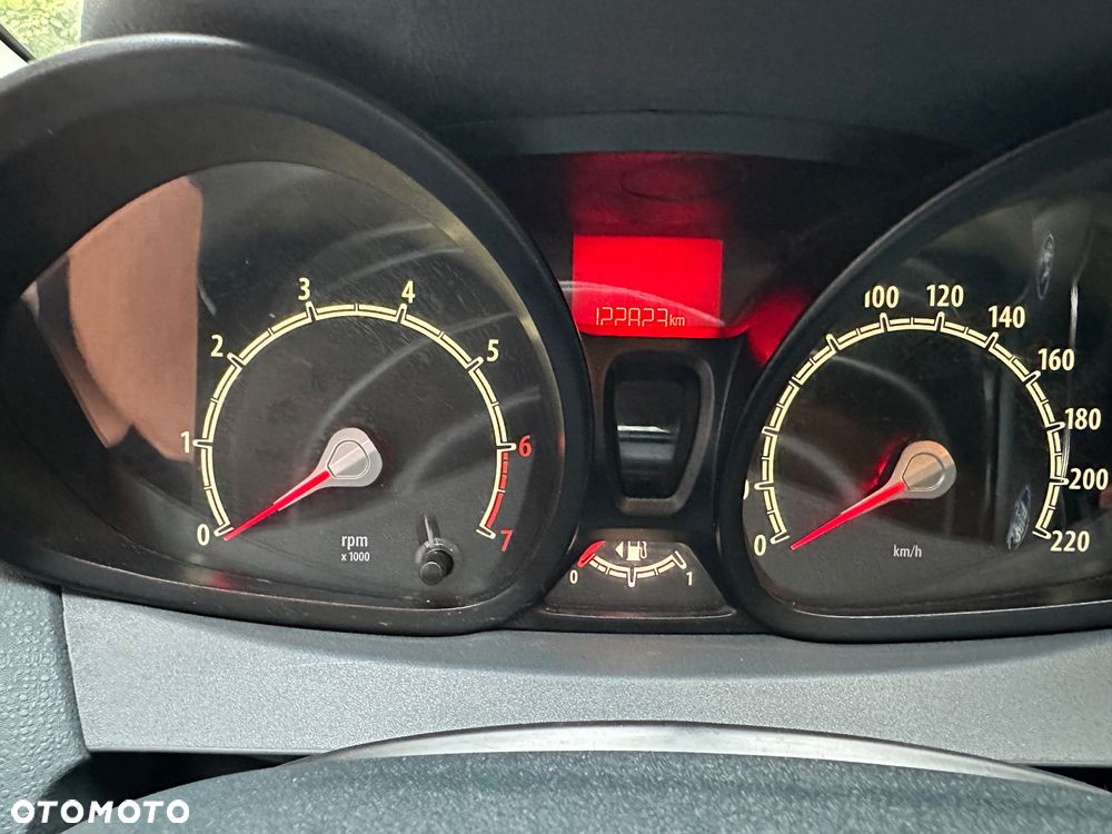 Ford Fiesta 1.25 Trend - 13