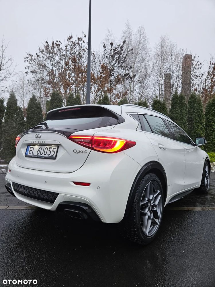 Infiniti Q30 2.2d DCT Sport - 15