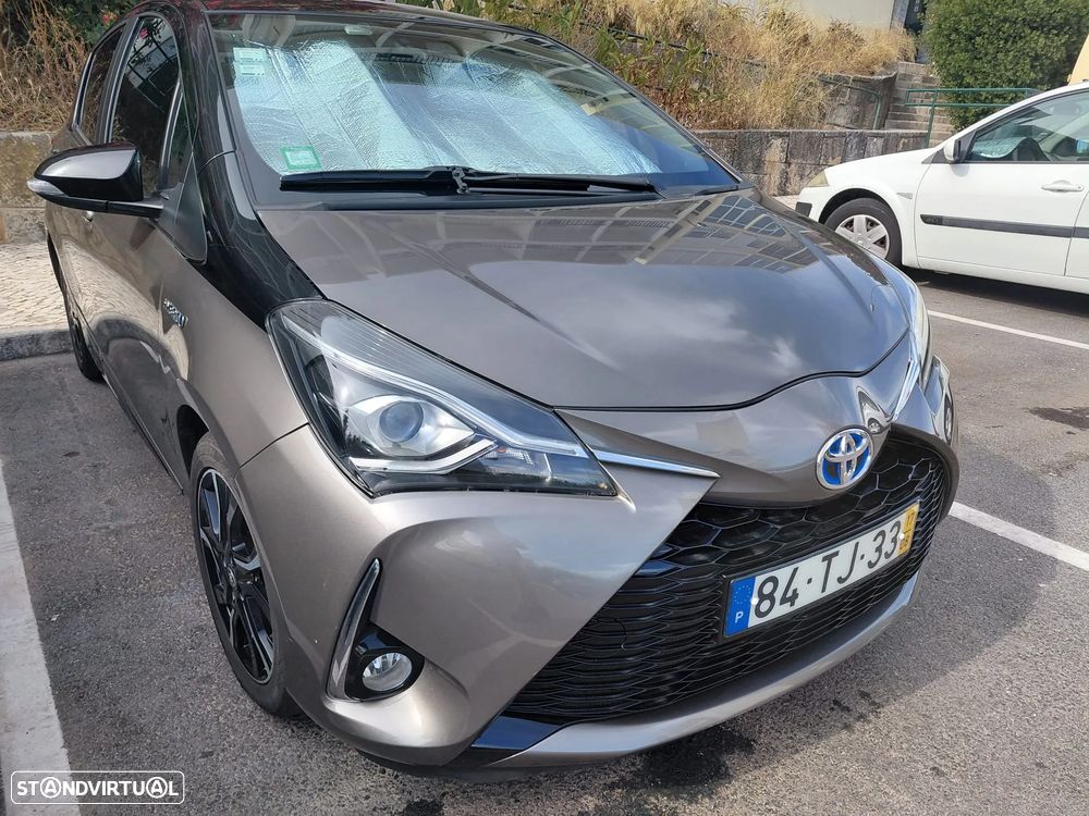 Toyota Yaris 1.5 HSD Square Collec.Grey - 1