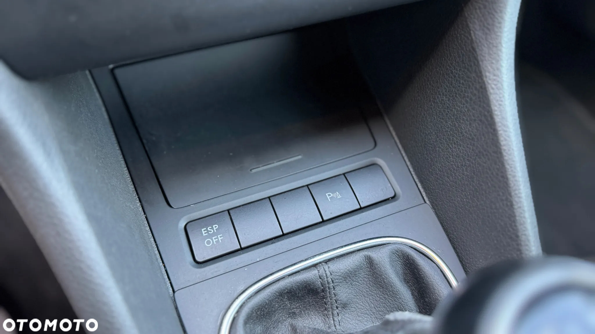 Volkswagen Golf VI 2.0 TDI Comfortline - 19