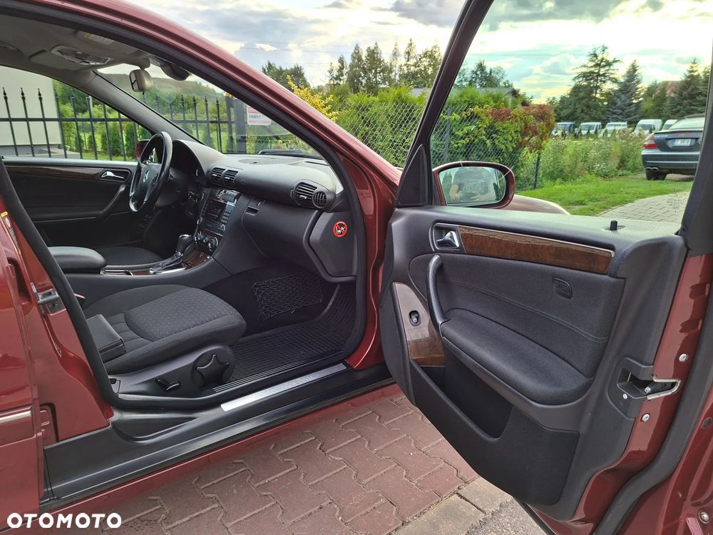 Mercedes-Benz Klasa C 180 Kompressor Automatik Elegance - 23
