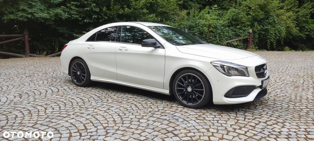 Mercedes-Benz CLA 180 AMG Line - 7