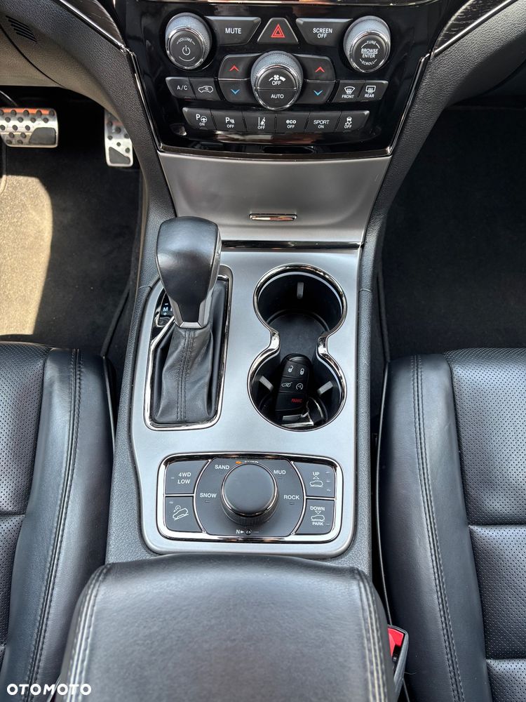 Jeep Grand Cherokee 5.7 V8 Summit - 22
