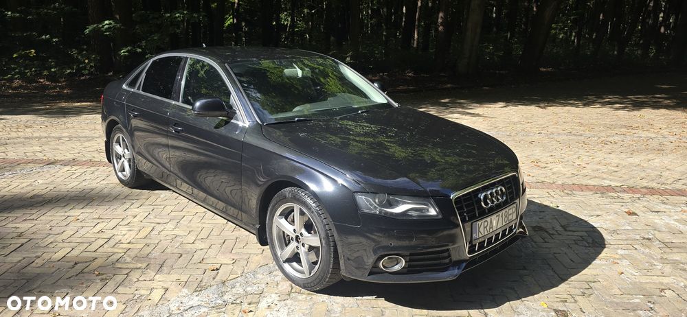 Audi A4 Limousine - 4