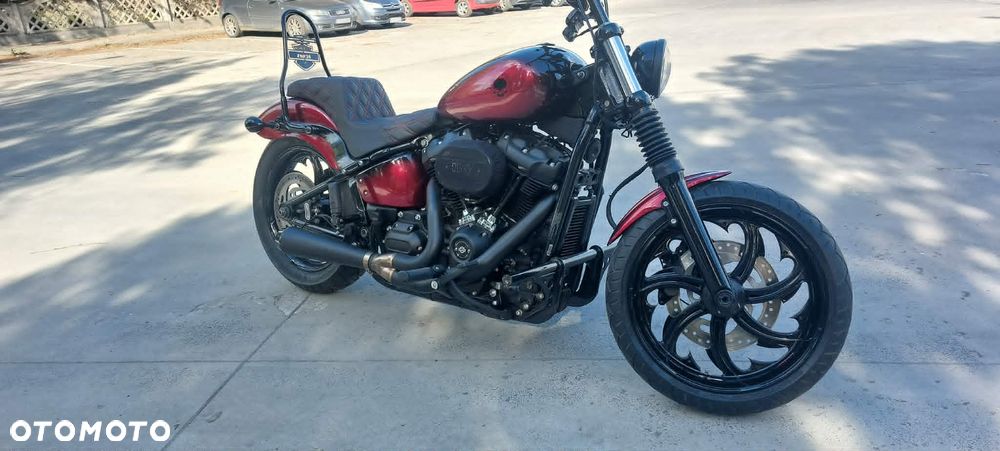 Harley-Davidson Softail Street Bob - 30