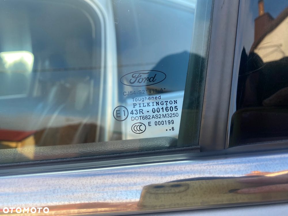 Ford Kuga 2.0 TDCi 2x4 Titanium - 33