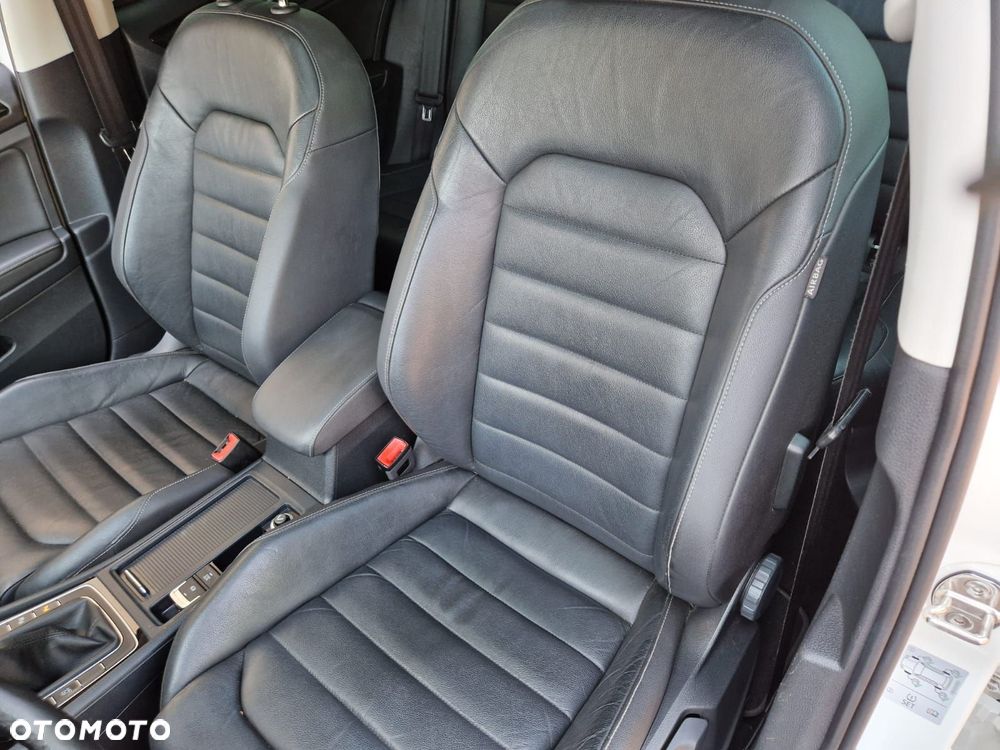 Volkswagen Golf - 20