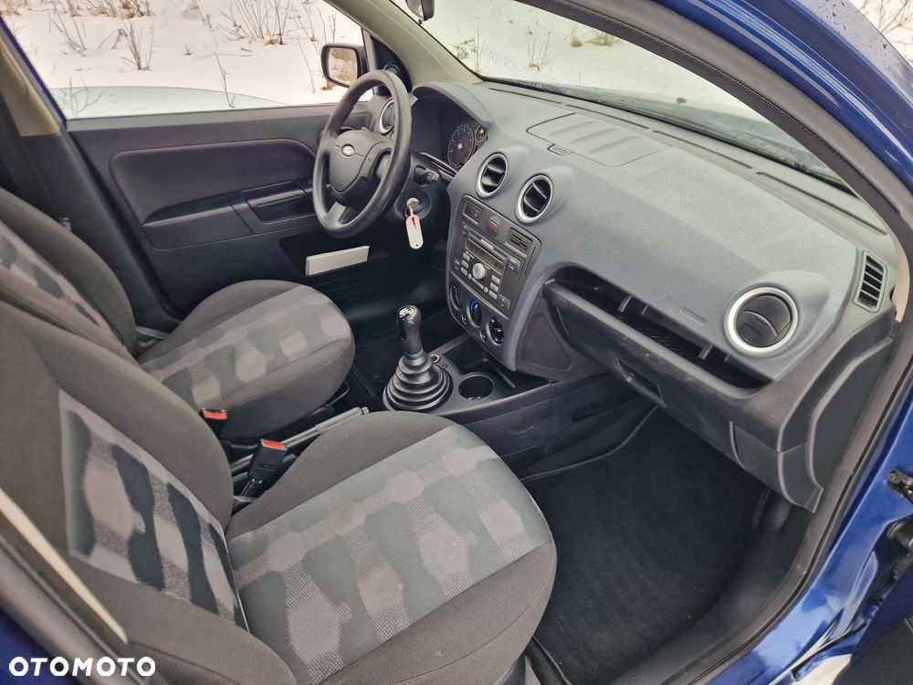 Ford Fusion - 12