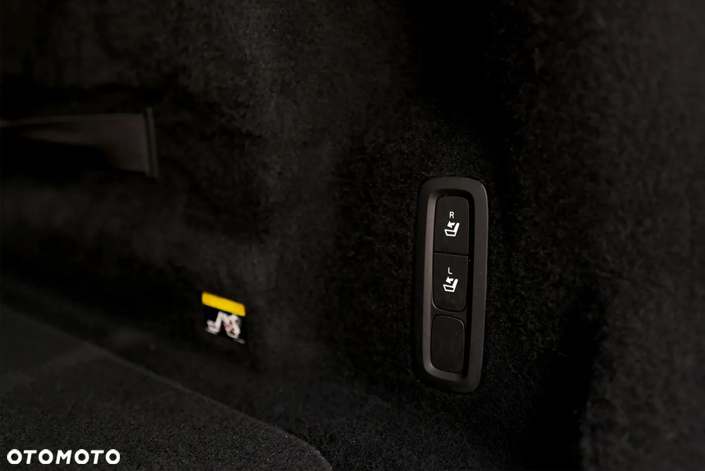 Volvo XC 60 T6 AWD Geartronic RDesign - 38