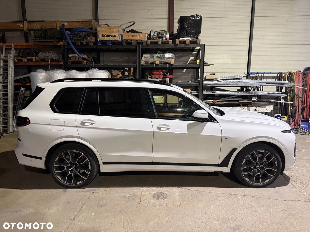 BMW X7 2023 photo 4