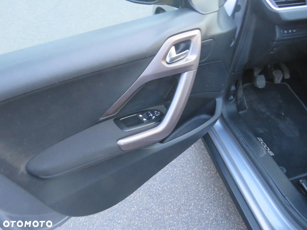 Peugeot 2008 e-HDi FAP 92 STOP & START Active - 6
