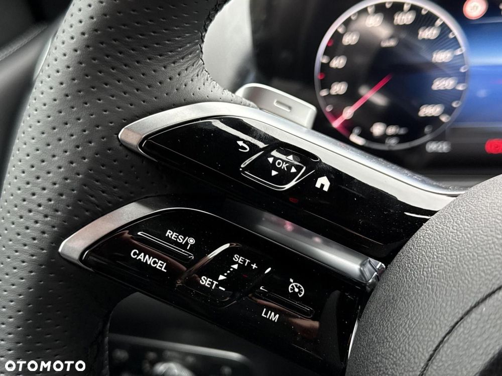 Mercedes-Benz GLB - 21