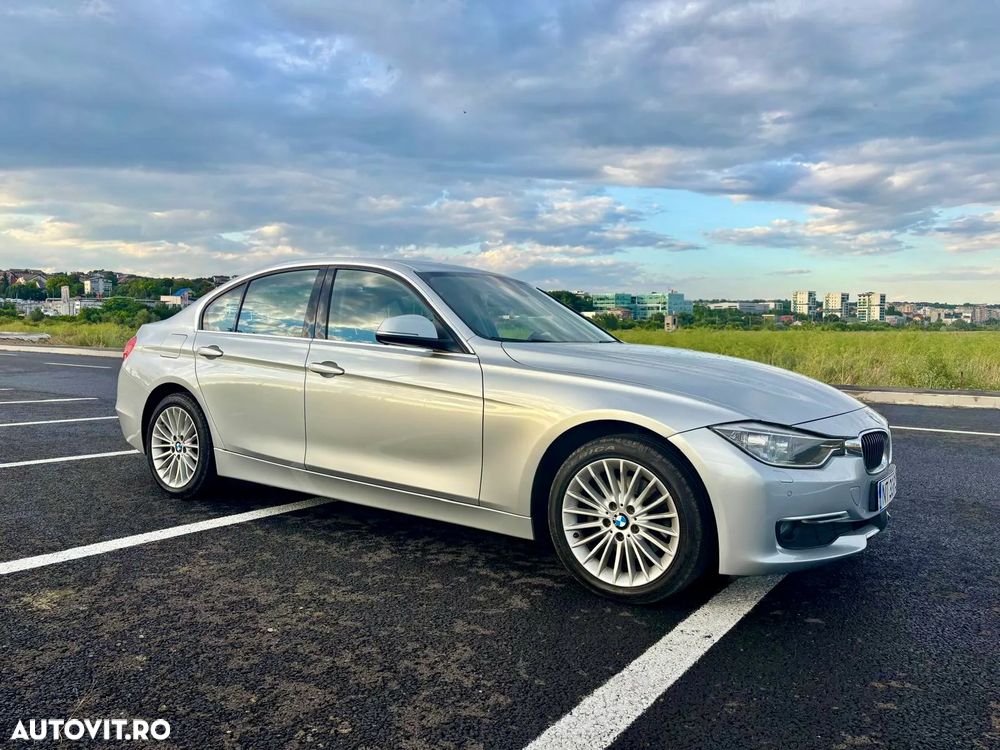 BMW Seria 3 320d Efficient Dynamic Edition Aut. Luxury Line - 3