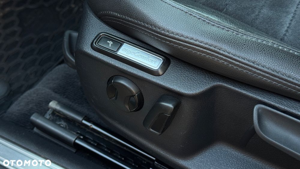 Volkswagen Passat 2.0 TDI (BlueMotion Technology) DSG Highline - 19