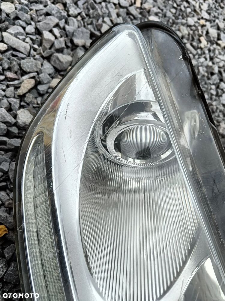 VW PHAETON LAMPA PRZEDNIA XENON PRAWA UCHWYTY OK - 8