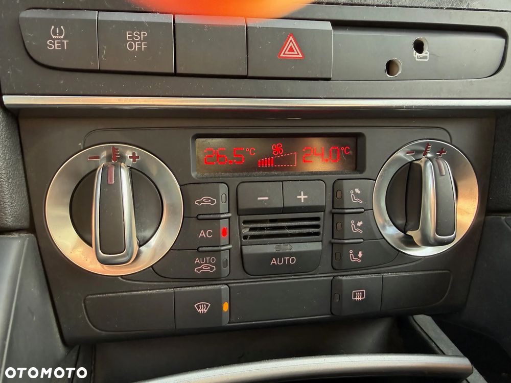 Audi A3 Sportback 2.0 TDI DPF S tronic Ambiente - 13