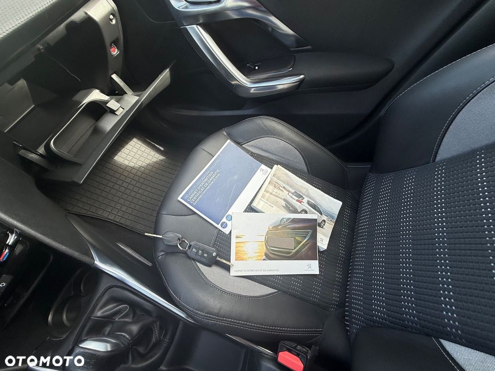 Peugeot 2008 1.6 VTi Style - 28