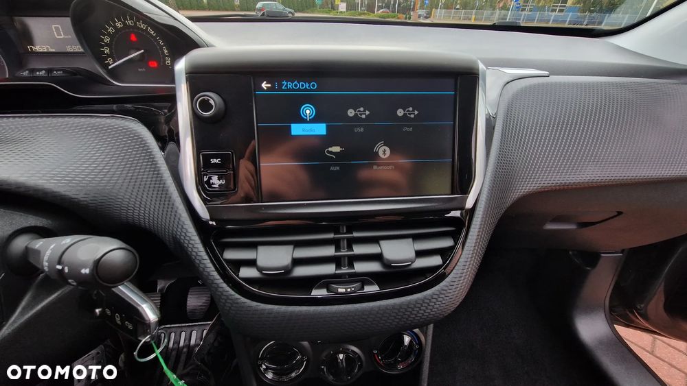 Peugeot 2008 1.6 BlueHDi Style - 19