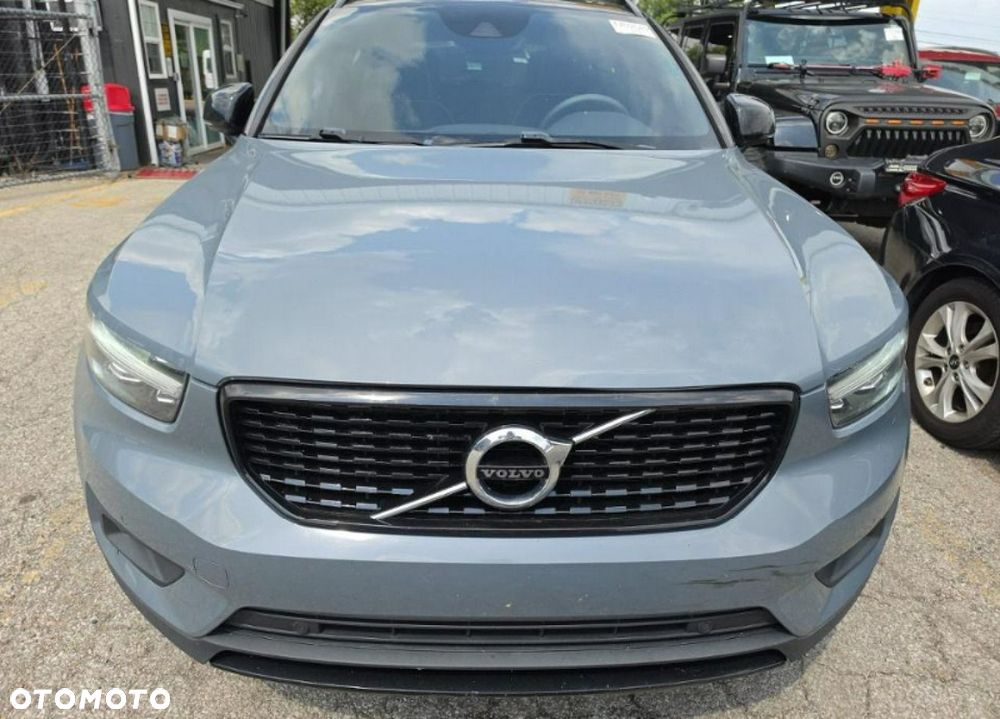Volvo XC 40 T5 AWD R-Design - 3