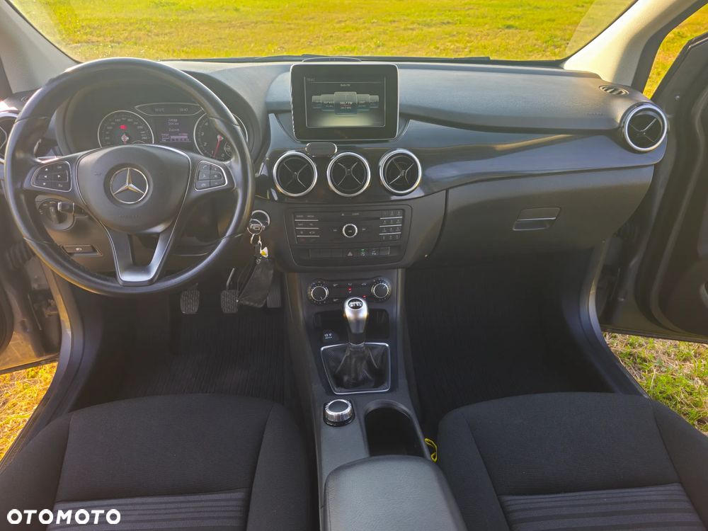 Mercedes-Benz Klasa B 180 AMG Line - 11