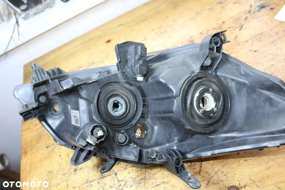 LAMPA LEWA LUB PRAWA PRZÓD TOYOTA AURIS I LIFT ANGLIA - 23