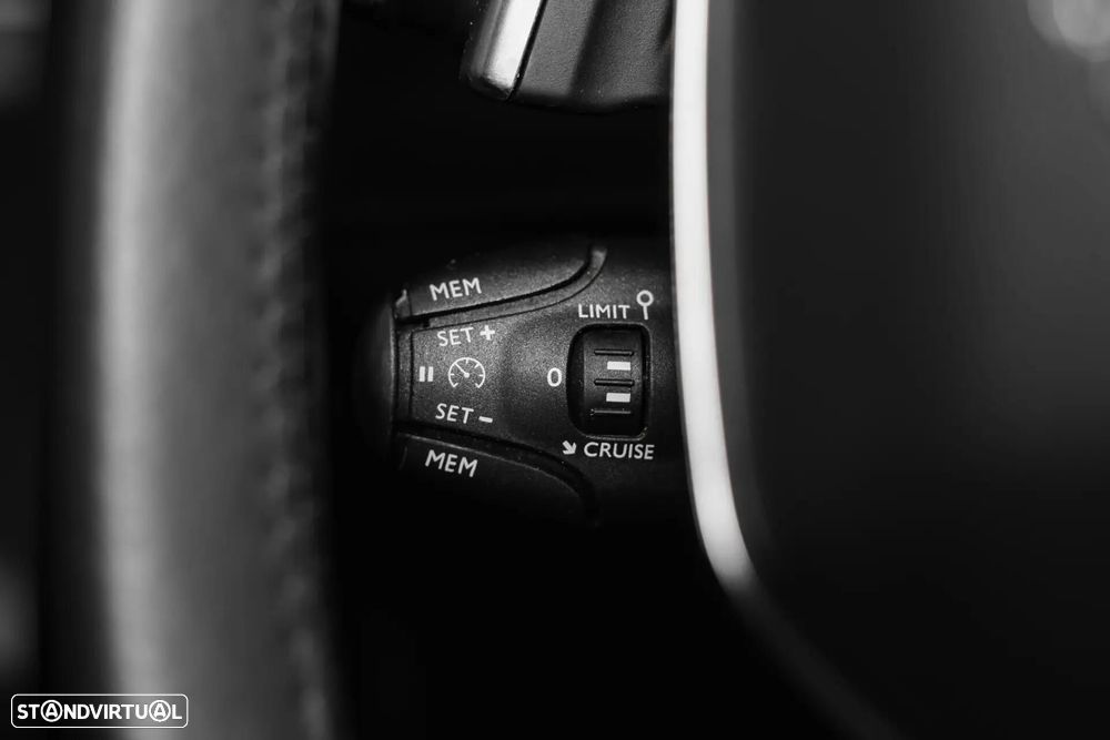 Peugeot 208 1.2 PureTech Allure Pack EAT8 - 9