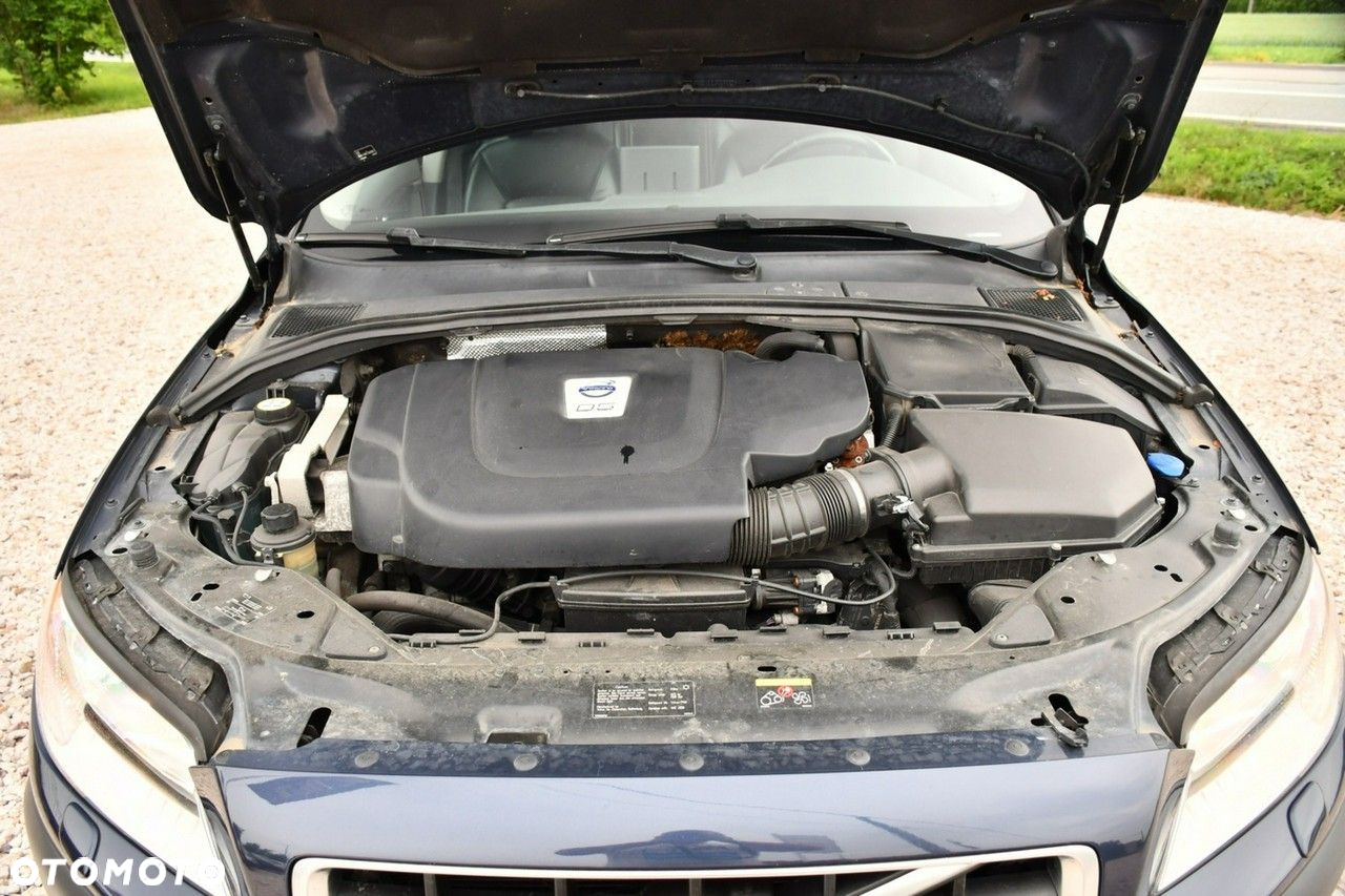 Volvo XC 70 2.4D Momentum - 39