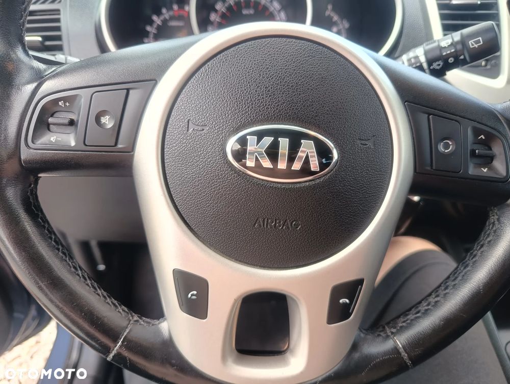 Kia Venga 1.6 CRDi 128 Dream Team Edition - 27