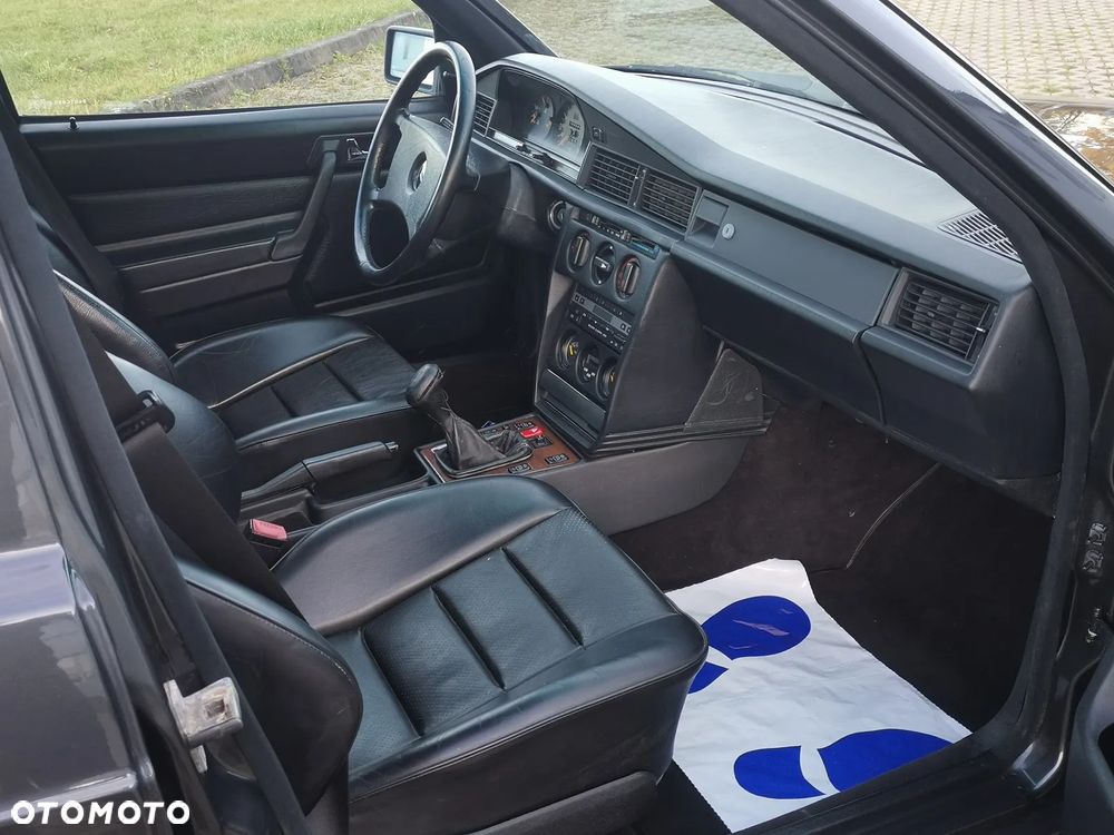 Mercedes-Benz W201 (190) - 15