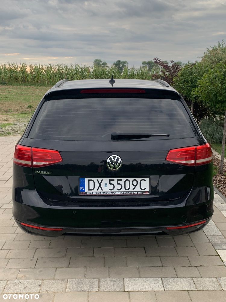 Volkswagen Passat Variant 2.0 TDI (BlueMotion Technology) Trendline - 11