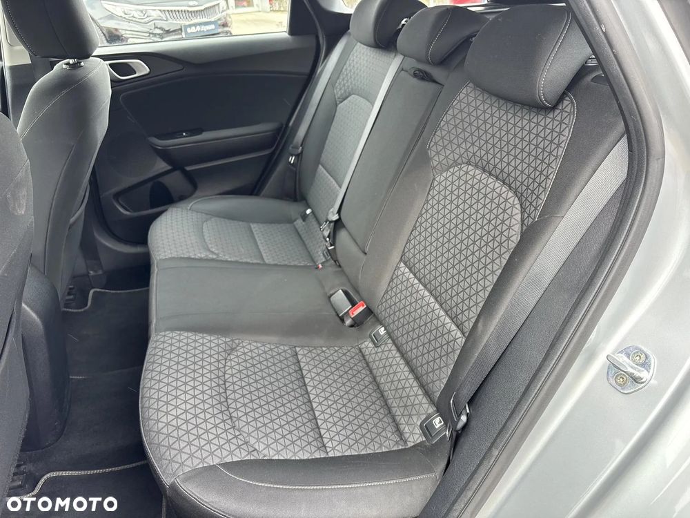 Kia Ceed 1.6 CRDi SCR M - 14