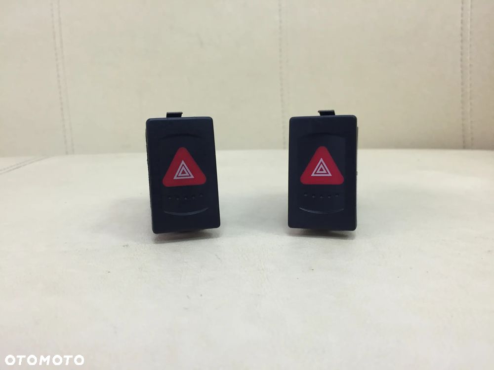 WŁĄCZNIK PRZYCISK PRZERYWACZ ŚWIATEŁ AWARYJNYCH VW PASSAT B5 FL 3B0953235D - 1